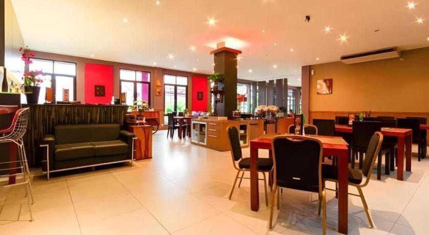 Plan B Hotel Παντάνγκ Εξωτερικό φωτογραφία
