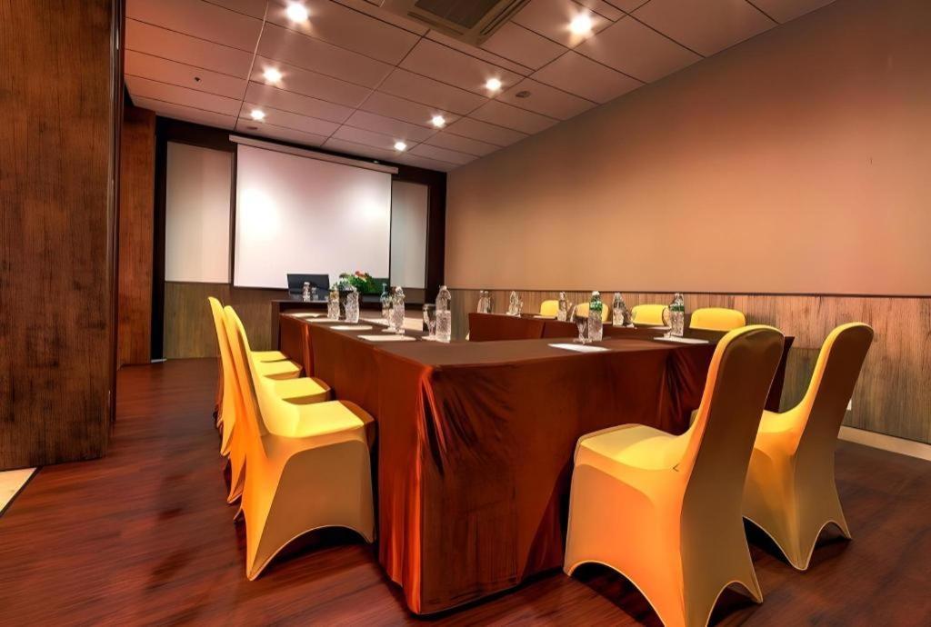Plan B Hotel Παντάνγκ Εξωτερικό φωτογραφία