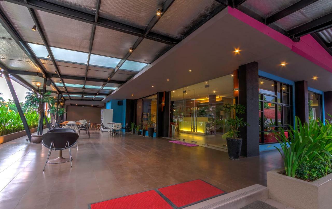 Plan B Hotel Παντάνγκ Εξωτερικό φωτογραφία